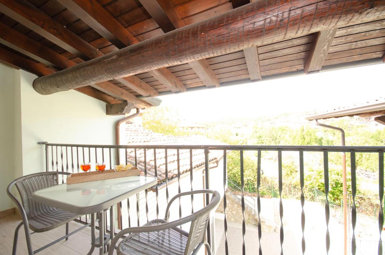 Corte Vezzola Bilocale Emma Puegnago sul Garda Exterior foto